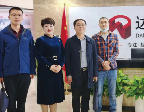  湖南航天管理局驻村工作队莅临达漫电商考察。