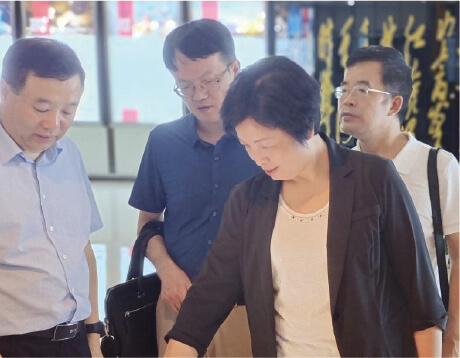  湖南商务职业学院院长李定珍、湖南大学、湖南农业大学、长沙理工大学一行相关专家莅临达漫电商考察指导。