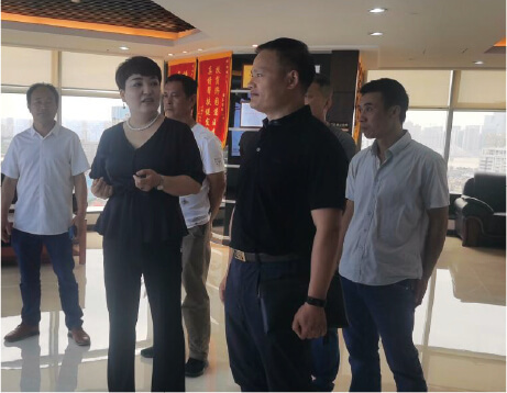  湖南省高级人民法院工会主席梁庆林一行莅临达漫电商进行考察。