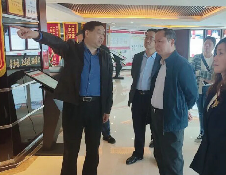 达漫电商-  湖南湘科控股集团有限公司党委委员、副总经理奉明，工会主席郑立民一行到湖南达漫电子商务有限公司现场考察。